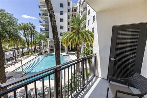 The average size of a 3 bedroom apartment rental in Davis Islands is 2035 square feet. . Tampa apartment rentals